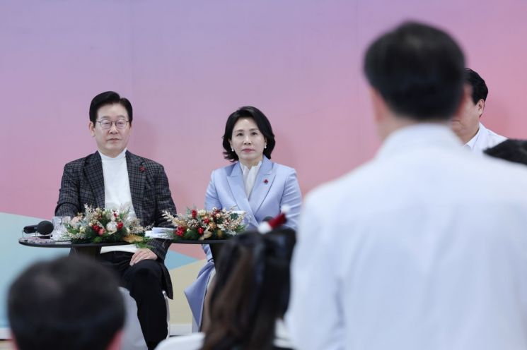 "소수란 이유로 불이익 안 돼" 李대통령, 희귀질환 치료·진단 지원책 개선