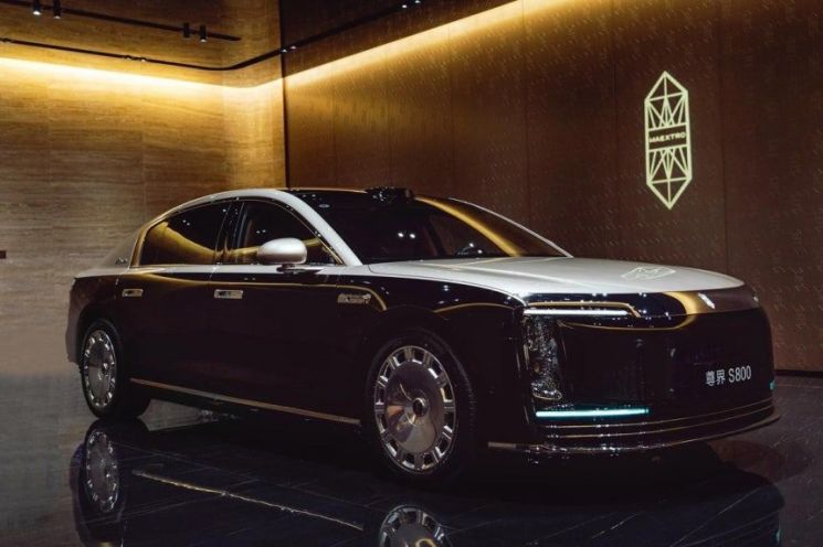 포르쉐·벤츠가 꽉 잡고 있었는데…"화웨이가 눌렀다" 1.4억 세단, 中 고급차 시장 1위