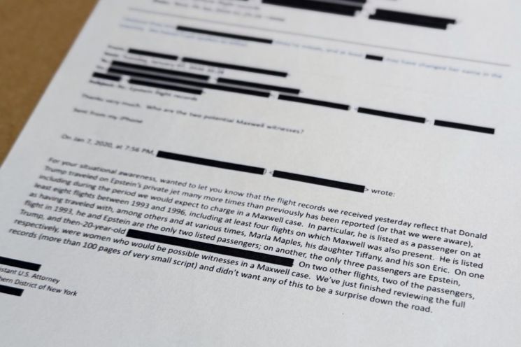 "우리 대통령도 젊은 소녀 좋아해"…엡스타인 파일 추가 공개