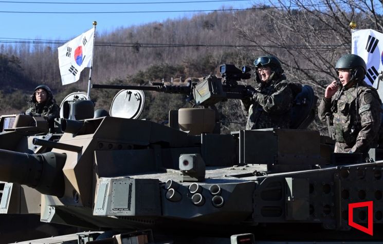 [포토] K2전차 탑승한 우원식 의장