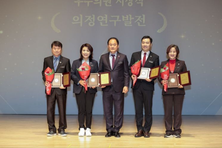 김한슬·이경희 구리시의원, 경기도시군의장협의회 우수의원 표창 수상