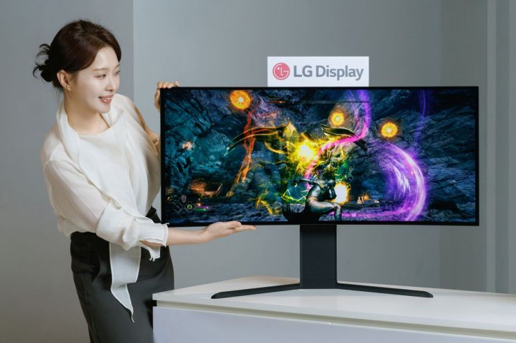 LG디스플레이, 세계 최고·최초 모니터용 OLED 대거 공개