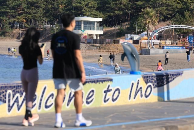 하루에 몇 보 걸으세요? 인지 기능 저하 늦추는 '5000보'