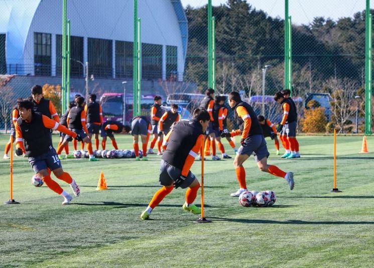 “겨울 비수기 옛말” 삼척시, 2400여명 전지훈련단 방문 지역경제 활기