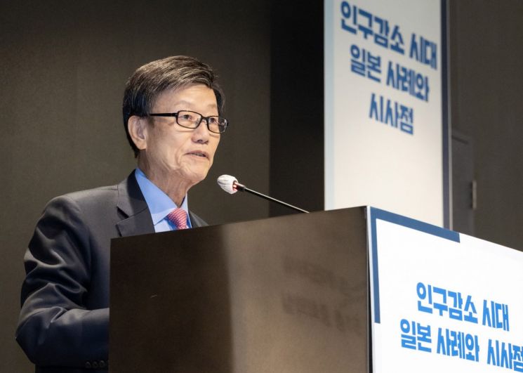 윤진식 "높아지는 보호무역 파고, 혁신으로 돌파하자"