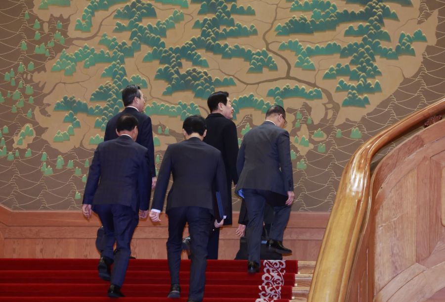 이재명 대통령이 29일 대통령실 이전 작업이 마무리된 청와대 본관으로 첫 출근하고 있다. 2025.12.29 연합뉴스