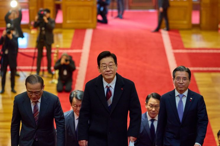 '김근태 서거 14주기' 李대통령 "민주주의는 행동으로 완성된다는 것을 삶으로 증명" 