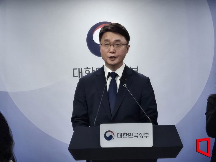 "'보안 관리 부실' KT 위약금 면제 책임…LGU+은 경찰 수사"(종합)