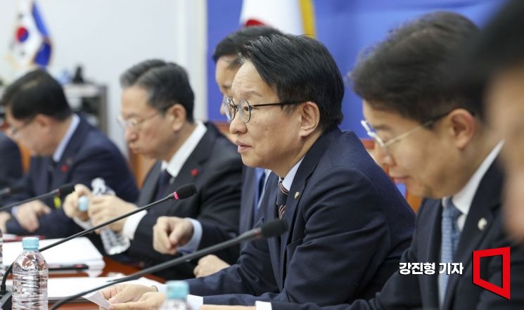 [포토] 모두발언하는 권칠승 경제형벌민사책임TF 단장