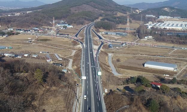 '충청내륙고속화도로' 전 구간 개통, 청주~충주 23분 단축 