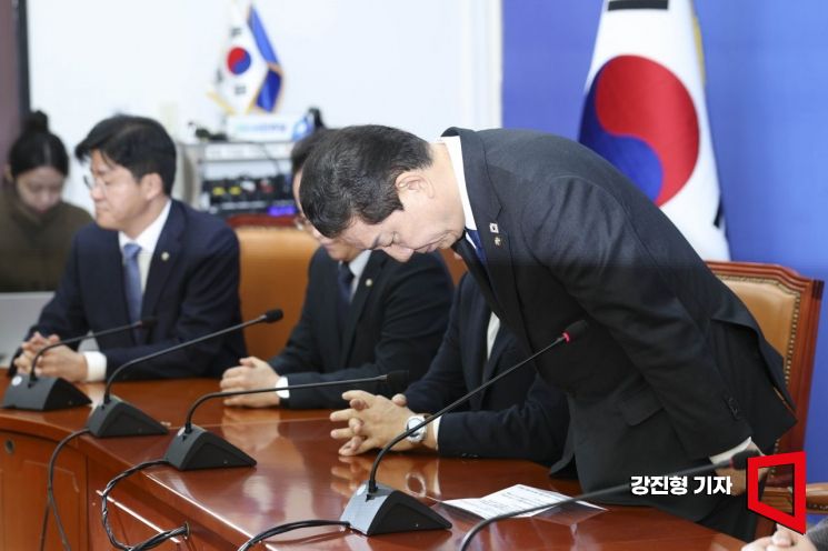 민주, '4개월' 신임 원내대표 진성준 출마…박정·백혜련·한병도 거론