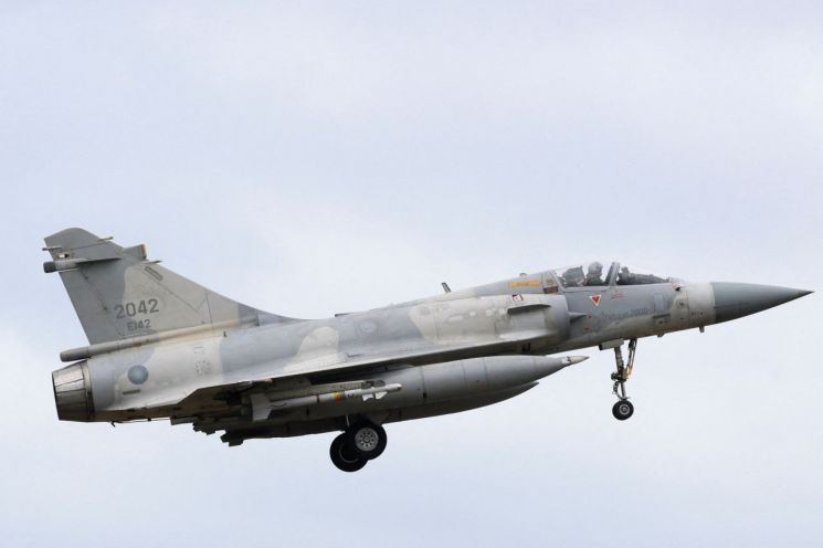 中, '대만포위훈련' 이틀째 진행…대만 북부해역 실탄 사격