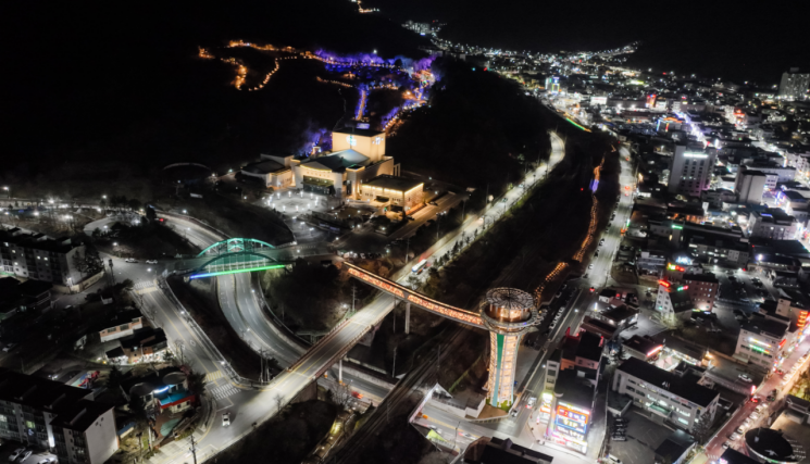 태백시, '타워 브릿지' 개방 한 달 만에 3만7000명 방문…새 랜드마크 자리매김