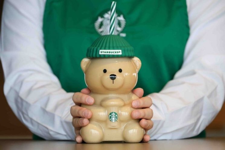 "내 주식보다 '쑥쑥' 잘 오르네"…스타벅스 '곰돌이 컵', 뭐길래
