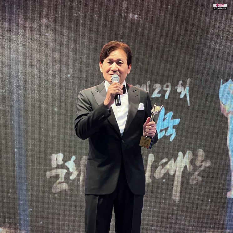 [속보]배우 안성기, 30일 응급실 이송…현재 중환자실 위중