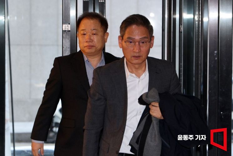 상설특검, 관봉권 띠지 폐기 의혹’ 신한은행 수색영장 집행