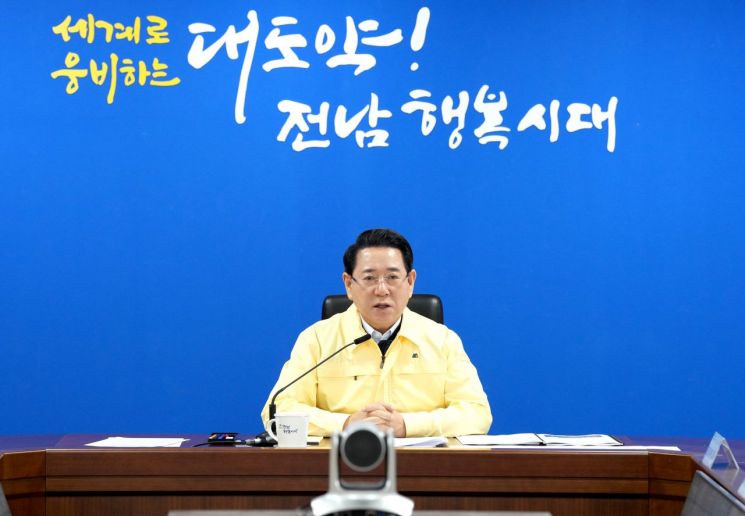 김영록 지사 "AI 감염력 10배…방심하면 전남 전역 뚫린다"