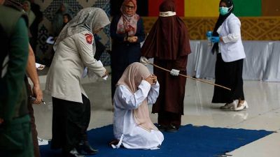 "혼외 성관계 발각되면 징역 1년"…인도네시아, 논란의 새 형법 시행