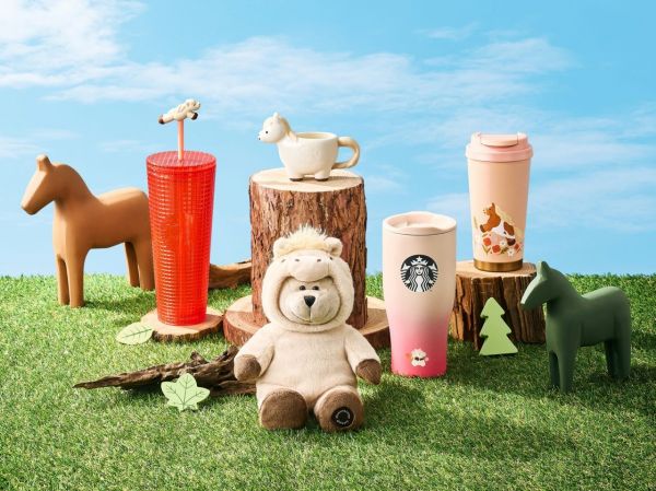 새해 스벅 한정판 굿즈도 역시…불황 속 '붉은 말' 마케팅