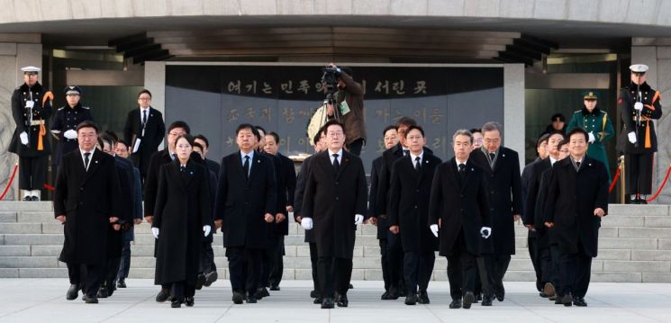 李대통령, '대도약 원년' 새해 국정 드라이브