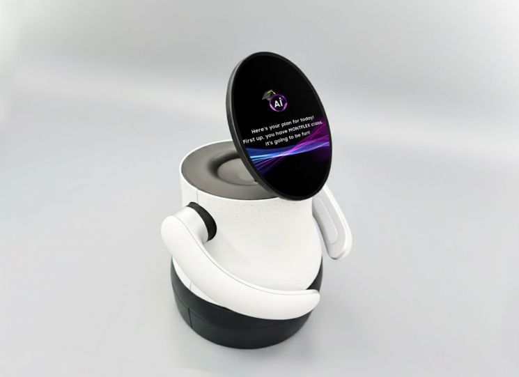 "로봇이 농구, 대학 조교까지"…삼성D, AI 시대 OLED 선보인다