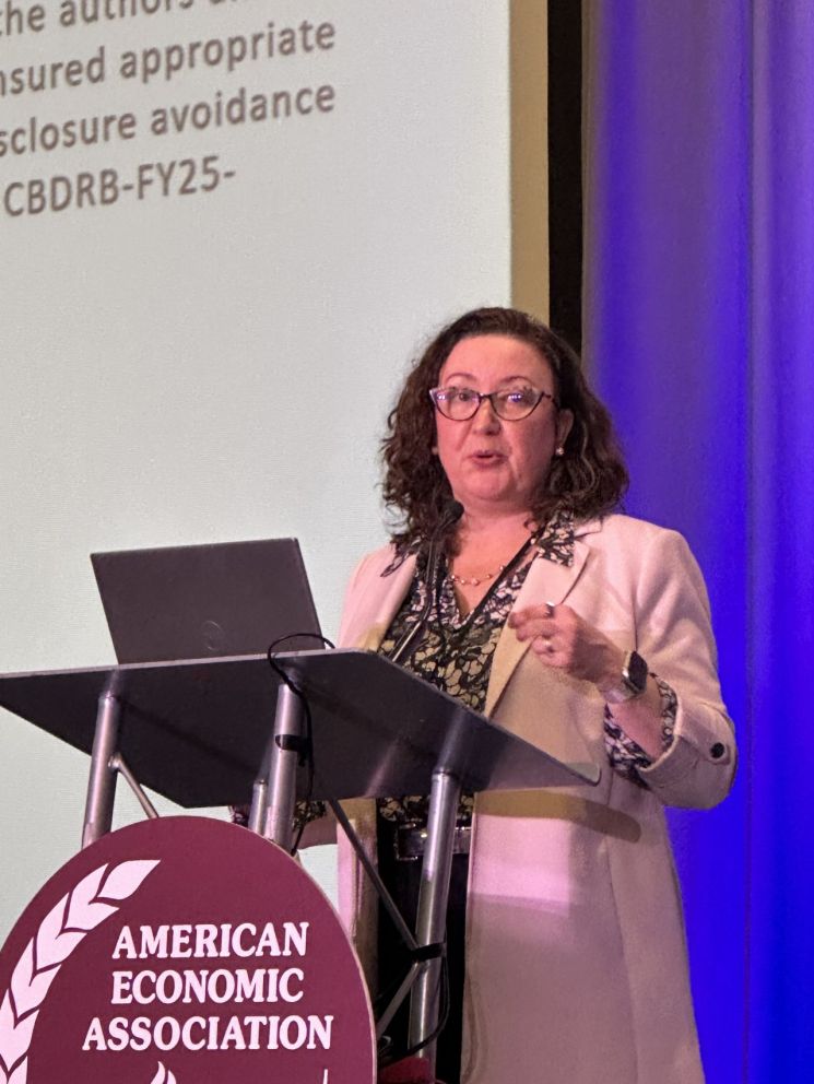 "AI로 美 생산성, 향후 10년간 연 0.9%P씩 상승"…'J-커브' 성장 전망도 [전미경제학회 2026]