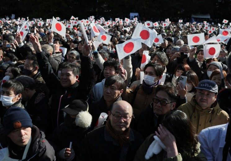 日 증시 호황인데… "중산층 이하는 빈곤화"