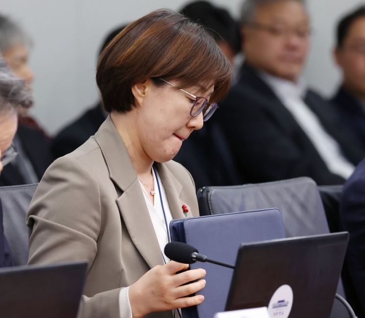 김웅 "공천헌금 탄원서 김병기 전달 김현지, 강간범에게 신고인 알려준 격"