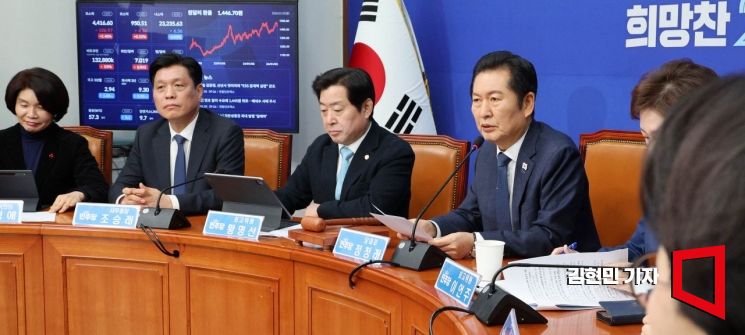 [포토] 정청래 "특검서 신천지 왜 빼나…꼭 포함시키겠다"