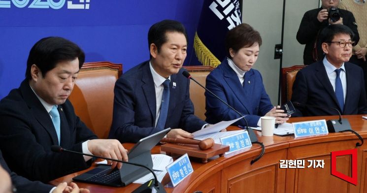 [포토] 정청래 "통일교 특검서 신천지 빼자는 국힘…꼭 포함시켜야"