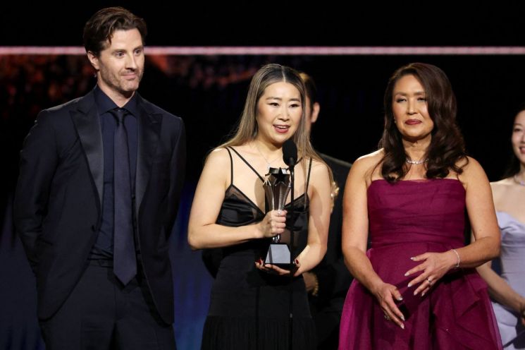 '케데헌', 디즈니·픽사 꺾었다…'오징어 게임'은 3연패 위업