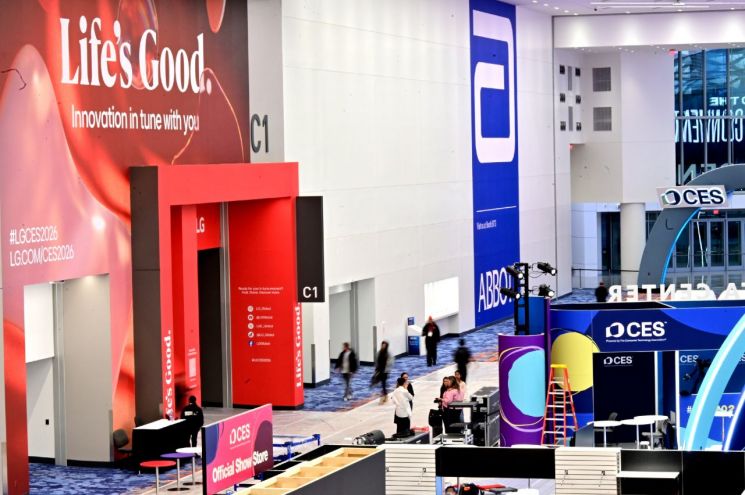 [CES 2026]글로벌 무대 데뷔한 류재철 LG전자 CEO "AI가전·홈로봇으로 가사노동 없앨것"