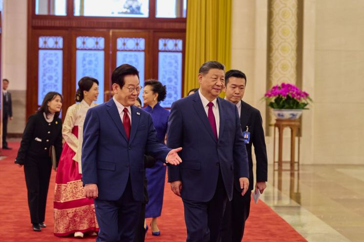 다시 만난 韓中 정상, 北과 대화재개 지속 모색하기로…"기업 간 교류도 확대 기대"