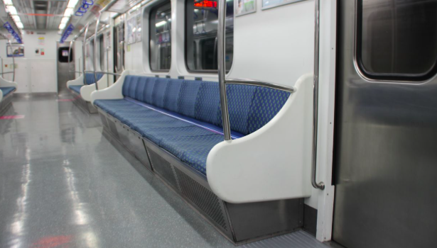 찔끔 올랐어도 지하철 기본요금 4300원…"월급으로 감당 안돼" 복장터진 시민들