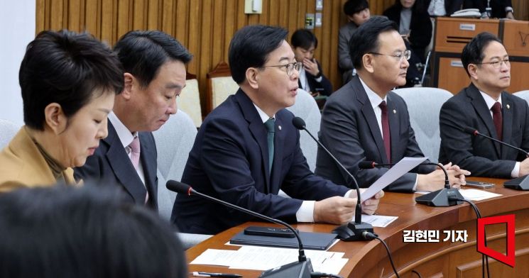 [포토] 송언석 "민주당 '공천 뇌물 사태' 수사는 경찰 아닌 특검이 해야"