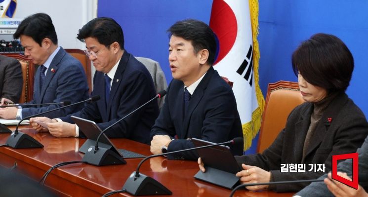 [포토] 문진석, 김병기 의혹에 “원내 지도부 대표해 사과”