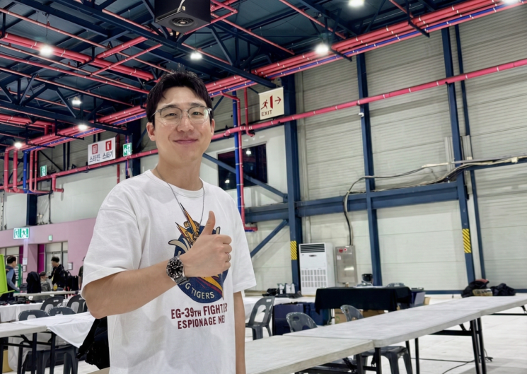 스무살부터 취미로 수집했는데…"월 1000만원 매출 아이템 됐어요"[콘텐츠커머스]