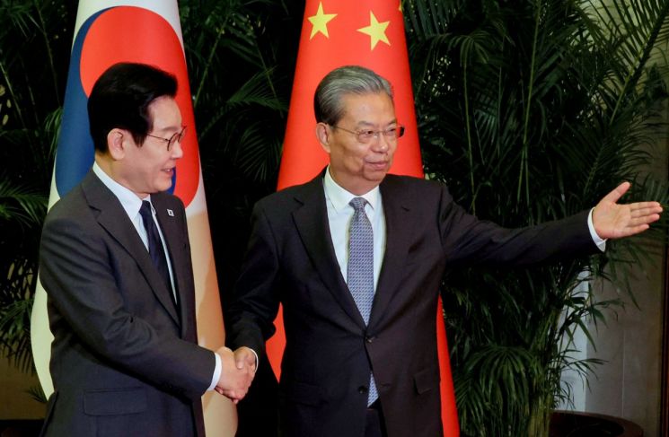 李대통령, 中 전인대 상무위원장 접견…"전인대 역할 중요, 지지·성원 부탁"