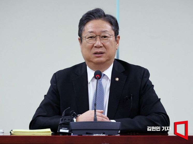 與황희, "재초환 과도한 시장 규제…공공부지 늘려야"