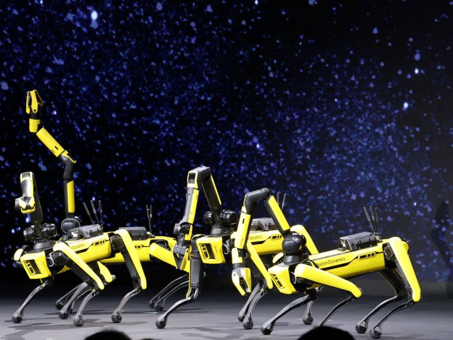 On the 5th (local time), one day before the opening of the world's largest consumer electronics and information technology exhibition, CES 2026, the robot dog Spot danced to K-Pop at the Hyundai Motor Group press conference held at Mandalay Bay in Las Vegas, Nevada, USA. Photo by Yonhap News