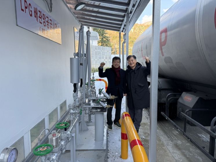 울릉도 ‘LPG 시대’ 개막… 대규모 저장탱크 첫 가스 충전 실시