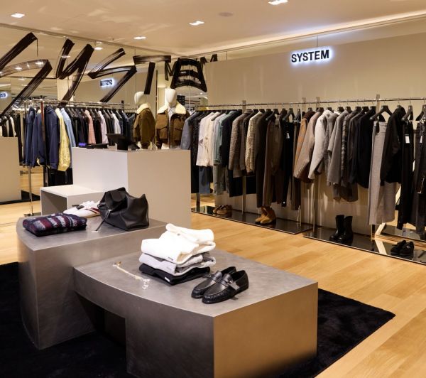 한섬, 패션 본고장 '파리' 접수… 시스템옴므, 라파예트百 정규매장 오픈