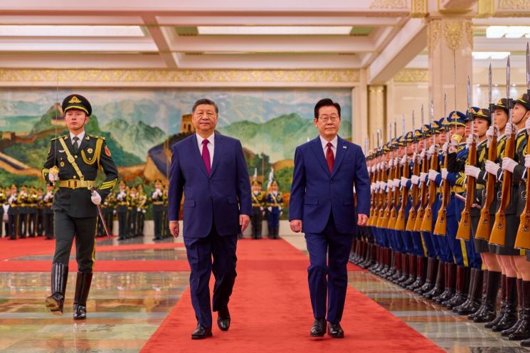 청와대 "시진핑 주석, 서해 구조물 문제 충분히 인지…큰 틀 공감대"  