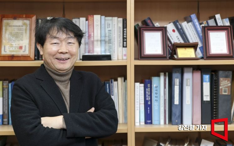 [신년인터뷰]"치킨집에서 우버·에어비앤비로" 韓 잠재성장률 올리는 길, 정답은 나와 있다