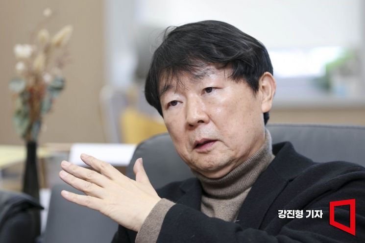 [신년인터뷰]"치킨집에서 우버·에어비앤비로" 韓 잠재성장률 올리는 길, 정답은 나와 있다