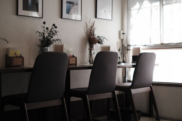 "도서관 아님, 혼술 성지임"…'홀짝홀짝' 홀로 마시는 10만 명[혼자도되나요]②