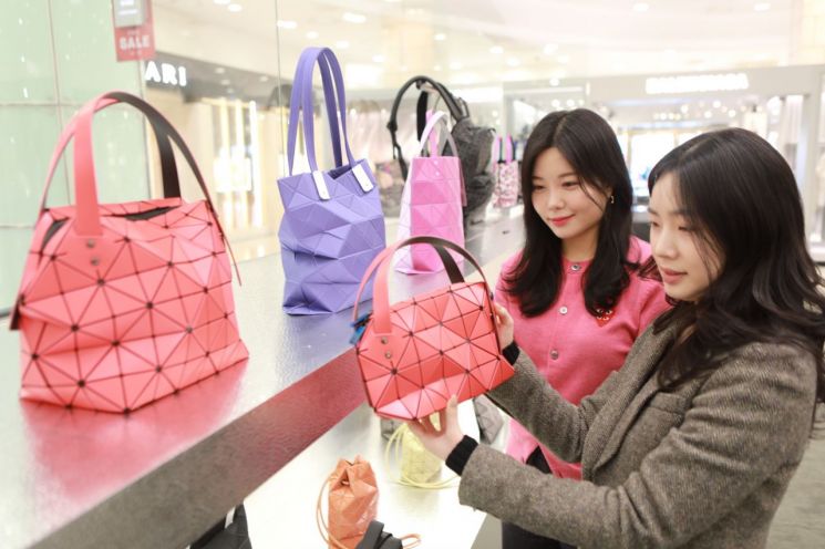 [포토]롯데백화점 광주점, '바오바오' 시즌오프 행사 진행