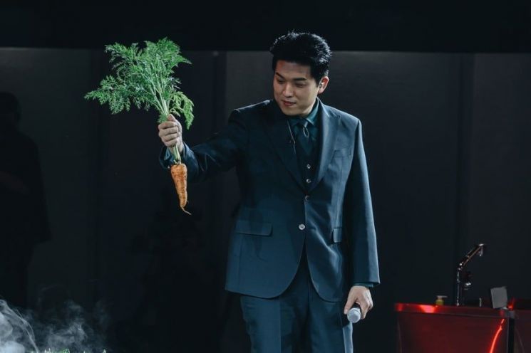 안성재 셰프가 화교에 공산당?…'흑백2' 제작사 "악성루머 법적 대응"