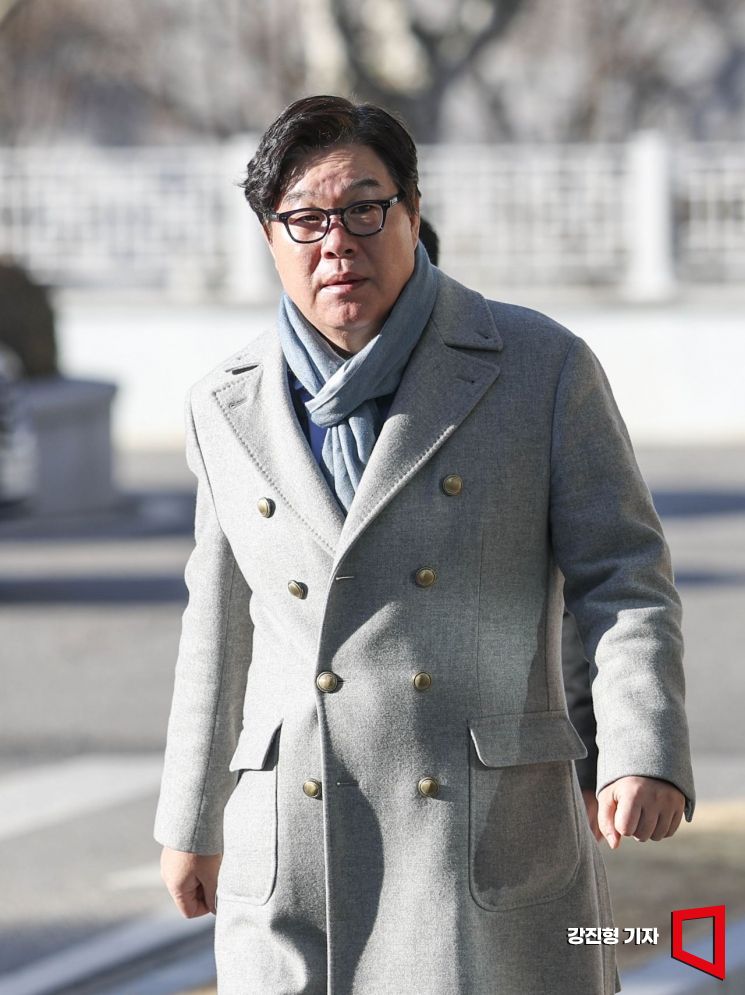 [포토] 서울고검 들어서는 김성태 전 회장