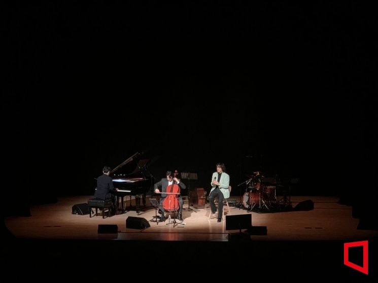 무대를 묻다, 답은 군민에게서 나왔다